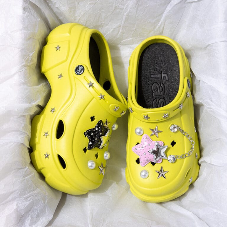 Chaussures croco à semelles épaisses
