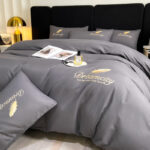 Gris avancé comme une plume