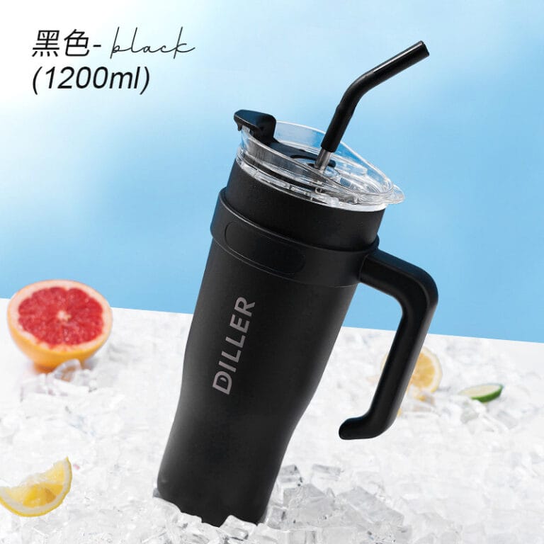 Tasse froide avec paille