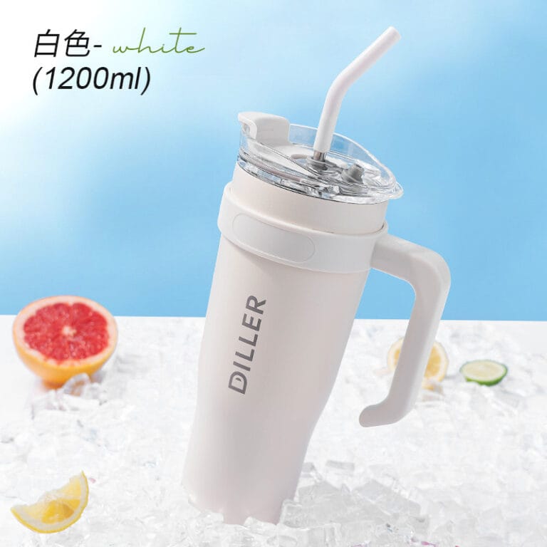Tasse froide avec paille