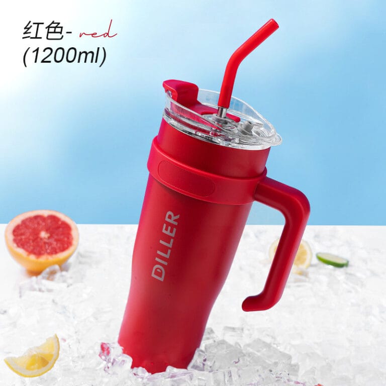 Tasse froide avec paille