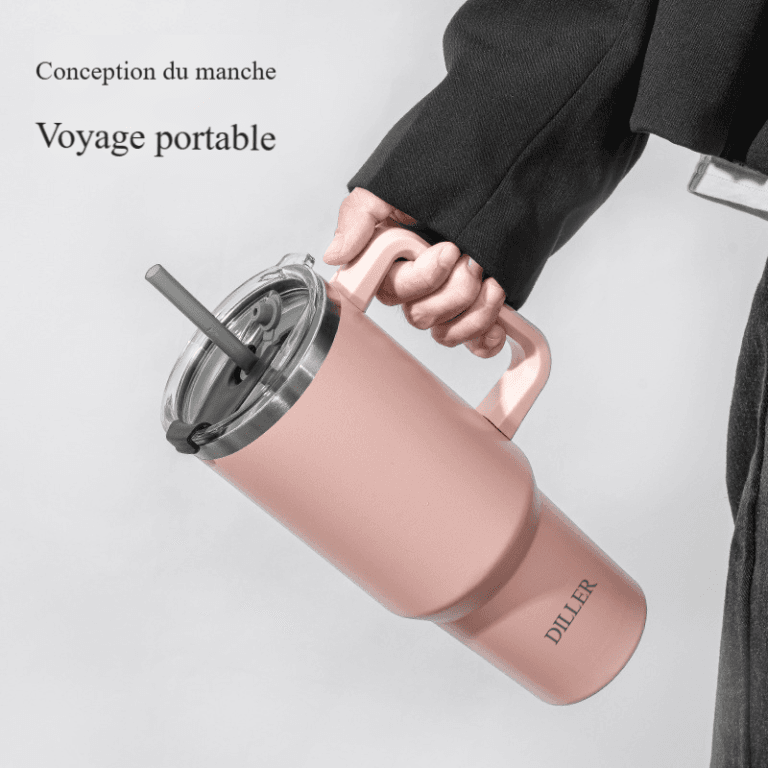 Tasse froide avec paille