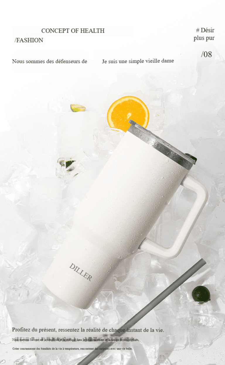 Tasse froide avec paille