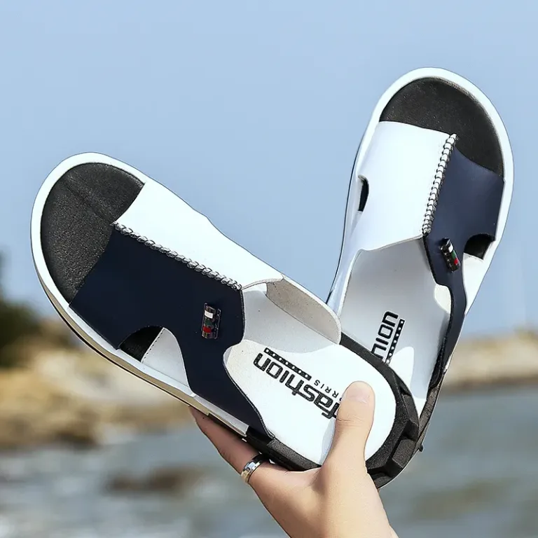 Sandales en cuir assorties à bout ouvert