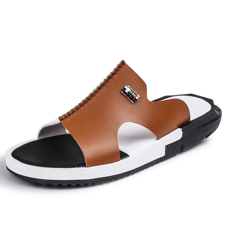 Sandales en cuir assorties à bout ouvert