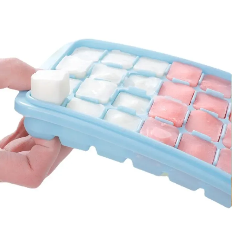 Bac à glaçons en silicone avec couvercle