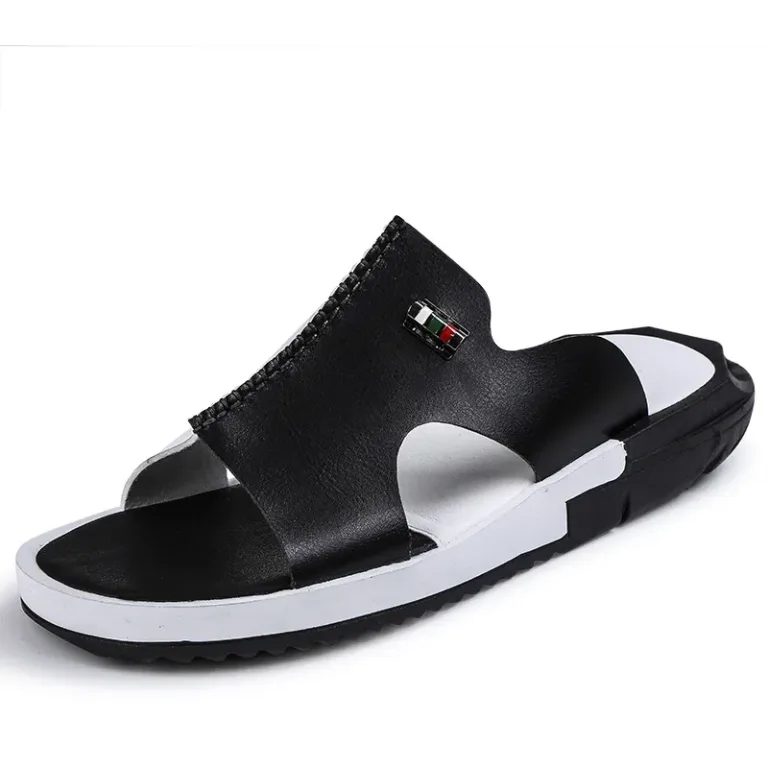 Sandales en cuir assorties à bout ouvert