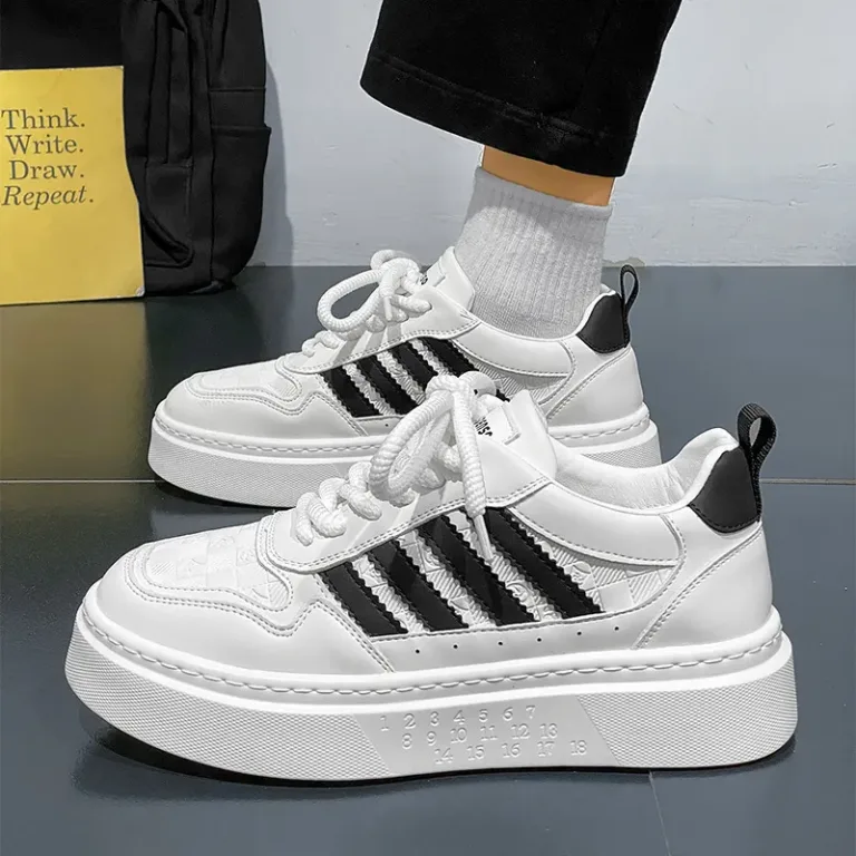 Chaussures blanches décontractées pour hommes à la mode