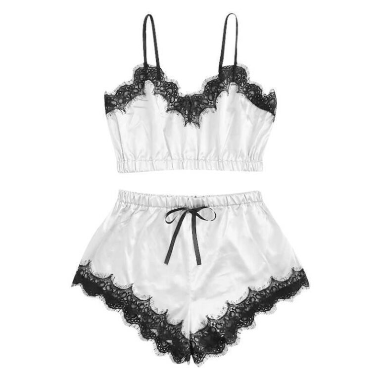 Ensemble de culottes en dentelle
