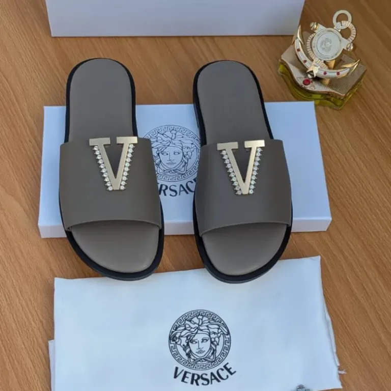 Claquettes et Sandales Design Haut de Gamme